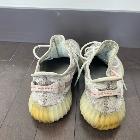 Yeezy 350 v2 blue tint - Picture 4 of 7